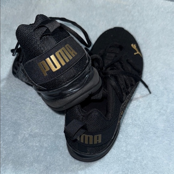 Puma Men's Black and Gold Sneakers - Picture 4 of 5